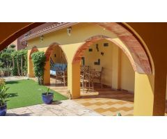 Chalet en Venta en Viladamat, Girona