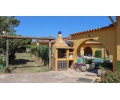 Chalet en Venta en Viladamat, Girona