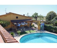 Chalet en Venta en Viladamat, Girona