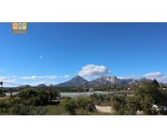 CHALET EN EL PUEBLO DE ALTEA