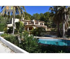 SOLEADO CHALET CON PARCELA INDEPENDIENTE