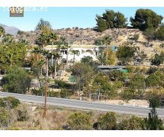 Casa con terreno en Venta en la Nucia, Alicante
