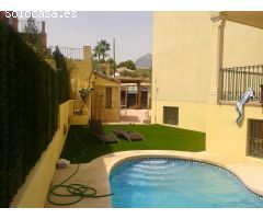 ENCANTADOR CHALET INDEPENDIENTE EN L´ALFAS DEL PI