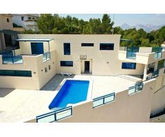 VILLA INDEPENDIENTE CON VISTAS A LA MONTAÑA EN ALTEA HILLS