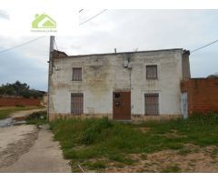 CASA CON TERRENO EN VENTA EN CUBILLOS