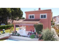 Chalet independiente con Jardín, Piscina y Barbacoa