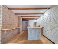 Local Centrico con Licencia Para Taberna y Versatilidad Comercial