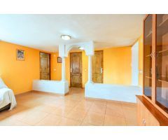¡Escapa a Tu Propio Paraíso en la Urbanización Santa Quiteria!