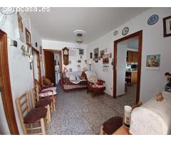 SE VENDE CASA EN ZONA ABRUCENA