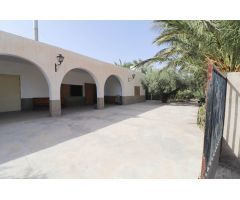 Casa con terreno en Tabernas