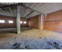 SE ALQUILA LOCAL COMERCIAL EN RAMBLA AMATISTEROS