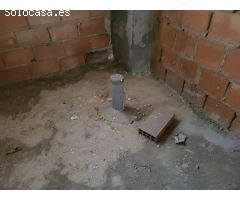 SE ALQUILA LOCAL COMERCIAL EN RAMBLA AMATISTEROS