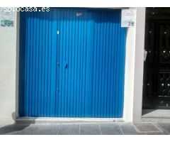 SE ALQUILA COCHERA EN ALMERIA