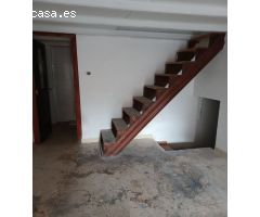 SE ALQUILA COCHERA EN ALMERIA