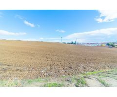 Terreno urbano de 33.111 m2 en venta en Recas (Toledo)