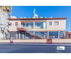 OPORTUNIDAD DE INVERSIÓN EN UGENA!!! 2 LOFTS CON DOS PATIOS PRIVADOS C/U EN EDIFICIO REPRESENTATIVO