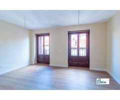 EXCLUSIVO PISO NUEVO CON MAS DE 100M2 EN LA CALLE DE TRUJILLOS CON GRANDES VENTANALES A LA CALLE.