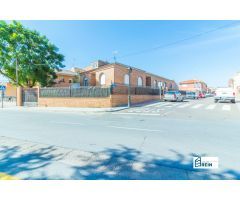 CHALET INDEPENDIENTE DE 577M2 CONSTRUIDOS SOBRE UNA PARCELA ESQUINERA DE 600M2 EN YUNCLER