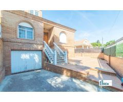 CHALET INDEPENDIENTE DE 577M2 CONSTRUIDOS SOBRE UNA PARCELA ESQUINERA DE 600M2 EN YUNCLER