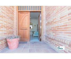 CHALET INDEPENDIENTE DE 577M2 CONSTRUIDOS SOBRE UNA PARCELA ESQUINERA DE 600M2 EN YUNCLER