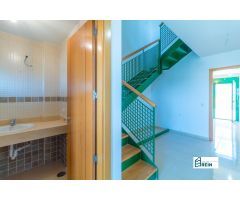 CHALET EN ILLESCAS DE 213 M2 CONSTRUIDOS CON PATIO DELANTERO Y PATIO TRASERO.