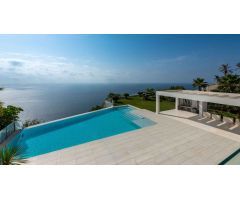 Espectacular Villa en 1ra Linea de Mar en Cumbres del Sol