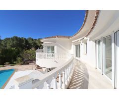 Villa de Lujo en Primera Linea de Mar con Acceso a la Playa en Benissa