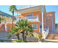 Amplia Villa Mediterránea con Vistas al Mar en Maryvilla Calpe