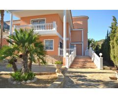 Amplia Villa Mediterránea con Vistas al Mar en Maryvilla Calpe