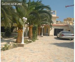 Amplia Villa Mediterránea con Vistas al Mar en Maryvilla Calpe
