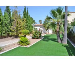 Amplia Villa Mediterránea con Vistas al Mar en Maryvilla Calpe