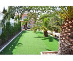 Amplia Villa Mediterránea con Vistas al Mar en Maryvilla Calpe