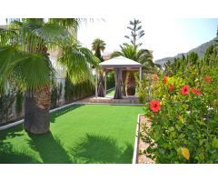 Amplia Villa Mediterránea con Vistas al Mar en Maryvilla Calpe