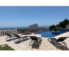 Magnífica Villa en Calpe de Estilo Mediterráneo con Vistas Directas al Mar