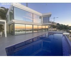 Villa de Lujo con Vistas al Mar en La Fustera Benissa