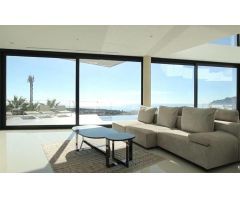 Villa de Lujo con Vistas al Mar en La Fustera Benissa