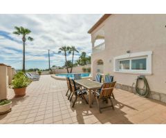 Excelente Villa en la Bahía de Calpe con Vistas al Mar