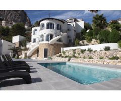Villa Remodelada con Vistas al Mar en Calpe