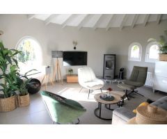 Villa Remodelada con Vistas al Mar en Calpe