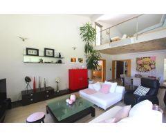 Encantadora Villa con Piscina y Vistas al Mar en Moraira