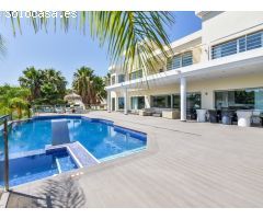 Chalet de Lujo en La Fustera Benissa