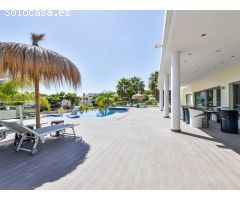 Chalet de Lujo en La Fustera Benissa