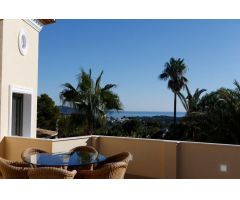 Villa Mediterránea con amplio Jardín muy Luminosa en Benissa.