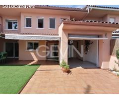 Casa Adosada en venta en Santa Perpetua de Mogoda