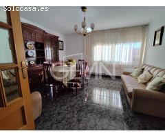 Piso en venta de 4 habitaciones en el centro de Santa Perpetua de Mogoda