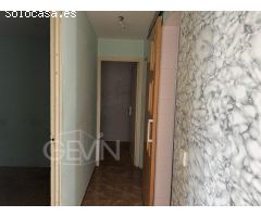 Piso en Montcada i Reixac, Zona Valentine, 3 habitaciones para reformar entero