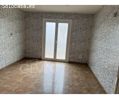 Piso en Montcada i Reixac, Zona Valentine, 3 habitaciones para reformar entero