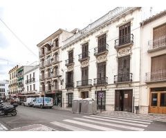 Casa señorial en pleno centro de Priego. 900 metros.