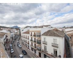 Casa señorial en pleno centro de Priego. 900 metros.