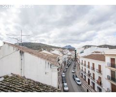 Casa señorial en pleno centro de Priego. 900 metros.